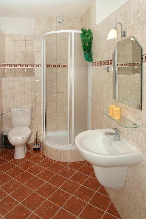 Pension Krakonos Špindlerŭv Mlýn Kamer foto